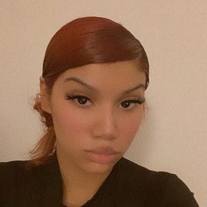 Meet your Posher, Alexia